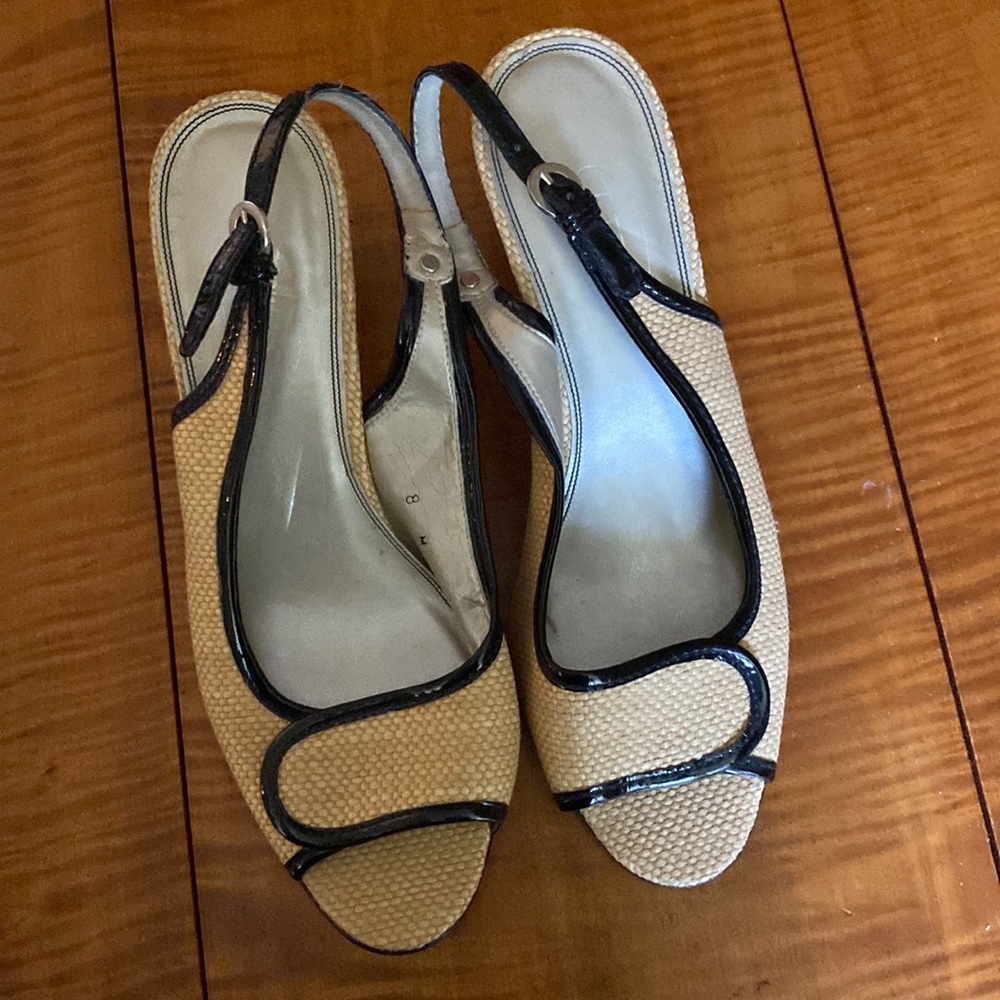Talbots woven straw shoes with black patent trim size 8 NWT